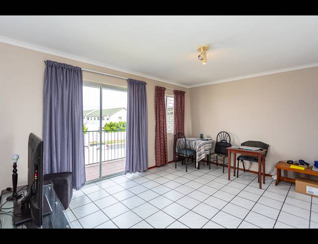 2 BEDROOM FLAT SOLD IN BLOUBERG SANDS
